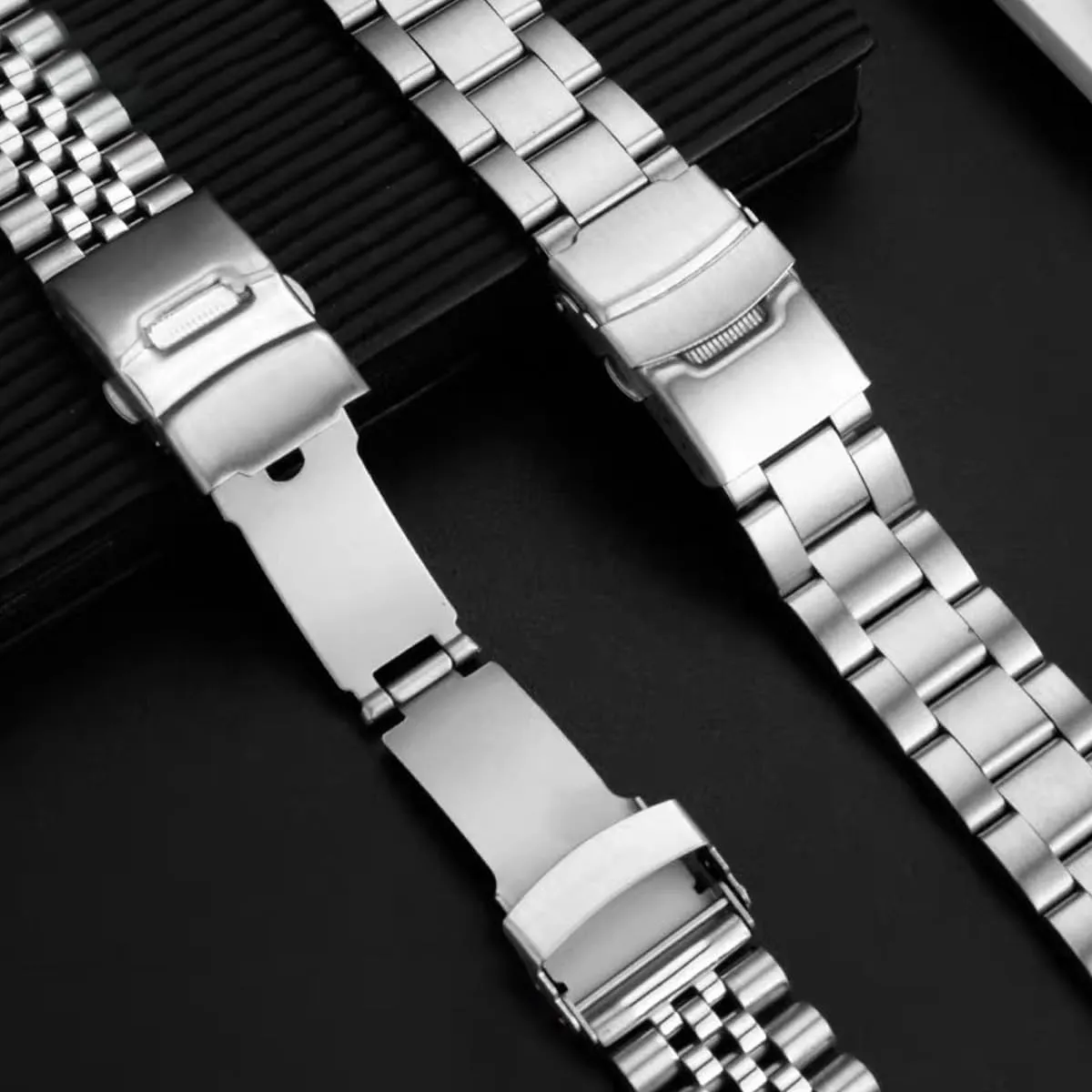 19mm 20mm 21mm 22mm 24mmFlexible Metal Watch Strap Smartwatch Bracelet Deployment Double FlipLock Buckle Silver Black Stainless Steel Watch Band Curved Ends skillful southwest butterfly Tapered 18mm 