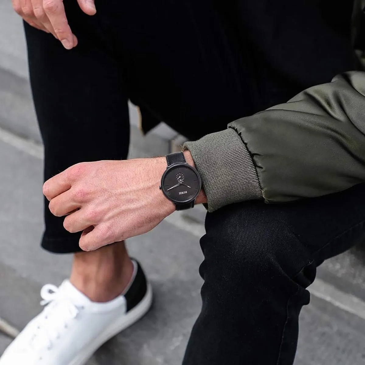 BUREI Men's Quartz Watch Black Minimalist Analog Ultra Thin Waist Watch Simple Style Stainless Steel Mesh Band