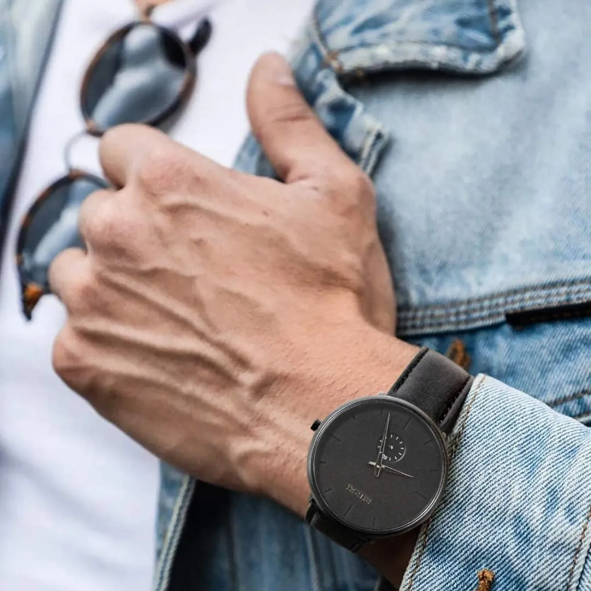 BUREI Men's Quartz Watch Black Minimalist Analog Ultra Thin Waist Watch Simple Style Stainless Steel Mesh Band