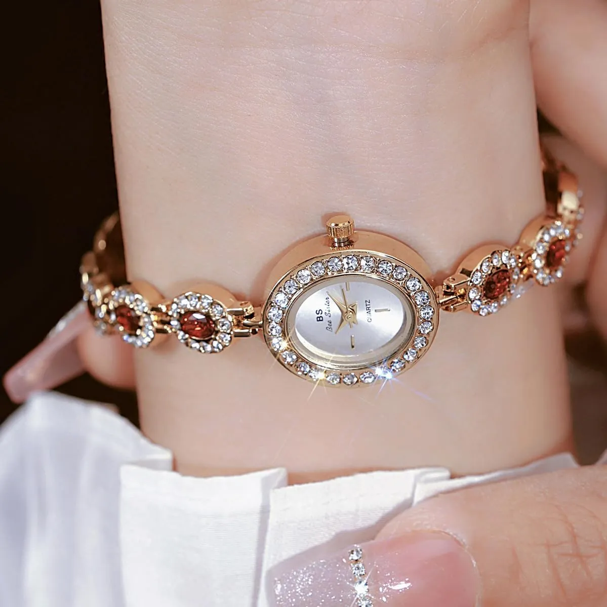 discharge Watch Waterproof Watch FANMIS Luxury Women Wrist Watches Unique Oval dial Watch Vintage Diamond Bracelet Watch Fashion Quartz Wrist 
