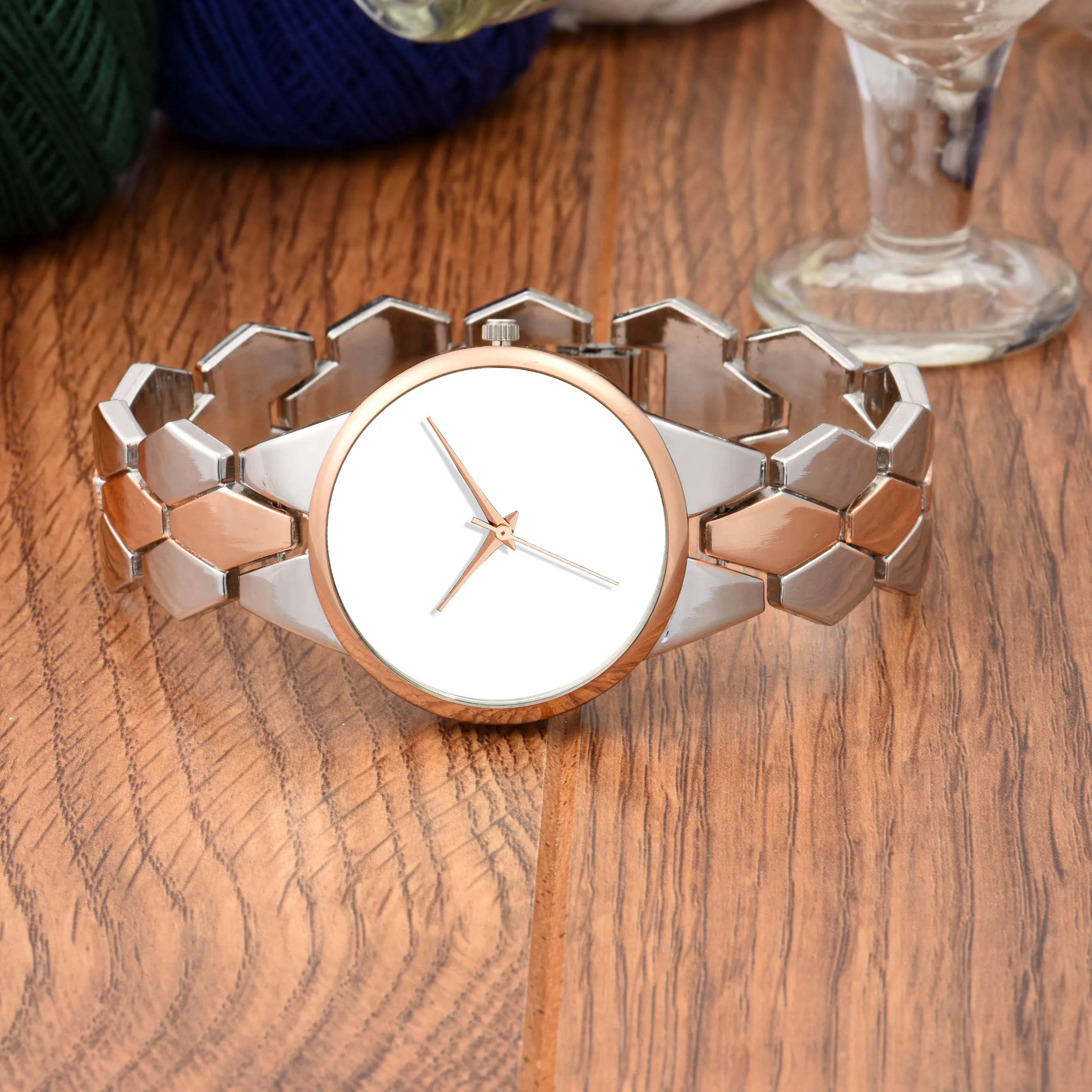 Duke Stylish Analog Silver Metal Strap Wrist Watch for Women (DK7002RW02C)