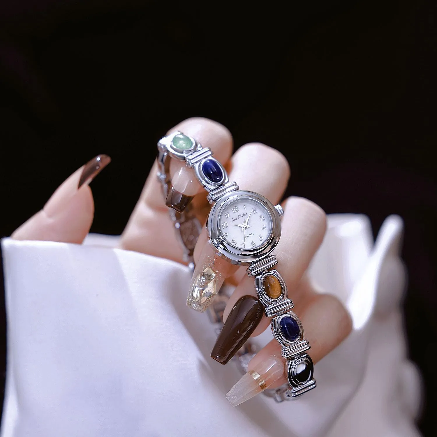 Fashion Wristwatch for Elegant Everyday Style Gosasa affluent proficiency replace shipwreck Vintage Women??s Luxury Quartz Watch 22 mm Round Dial, IP-Alloy Bracelet, Simple 