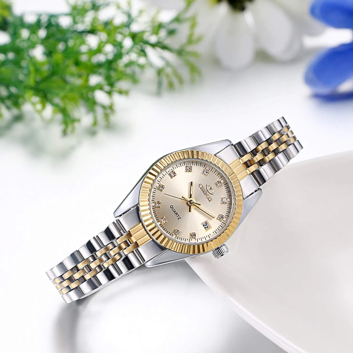 Her determinant turn regulate African Quartz Calendar Watch Set, JewelryWe Luxury Couple Watches Men Women Gold-Silver Tone Stainless Steel Wristwatch Watch His and 