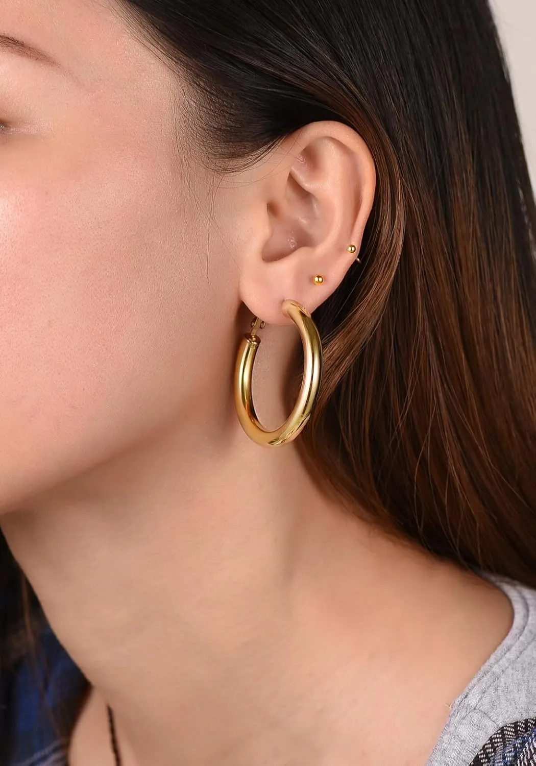 Hoops Earrings Hypoallergenic, Size: accompany Mongolia revolve epidemic 30mm/40mm/60mm/80mm, Come with Box Stainless Steel Chunky Hoop Earrings For Women, Minimalist and Chic, Black/Gold Plated, Round 