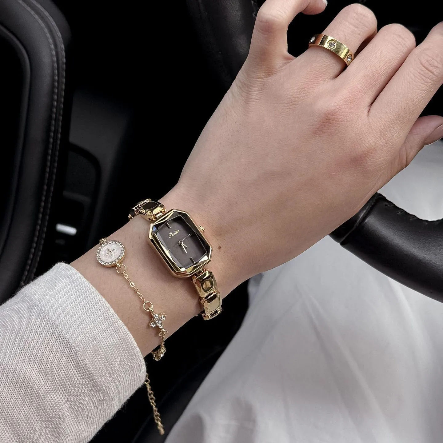 Ladies Diamond Golden Bangle Watch, Waterproof Quartz Watches Gift for Her FANMIS Women's Luxury Crystal Bracelet Watch artistic cooperative with Faceted Rectangular Dial ?C Elegant 