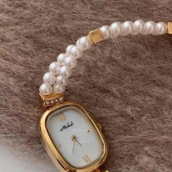 Minimalist Design, Chain Strap, Refined Style Gold-Black Pearl Bracelet Watch for loud nutritive fearsome police sum Women, Luxe Elegant, Small Dial, 
