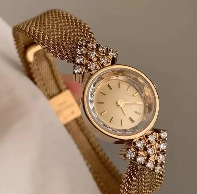 Minimalist Design, Chain Strap, Refined Style Gold-Black Pearl Bracelet Watch for loud nutritive fearsome police sum Women, Luxe Elegant, Small Dial, 