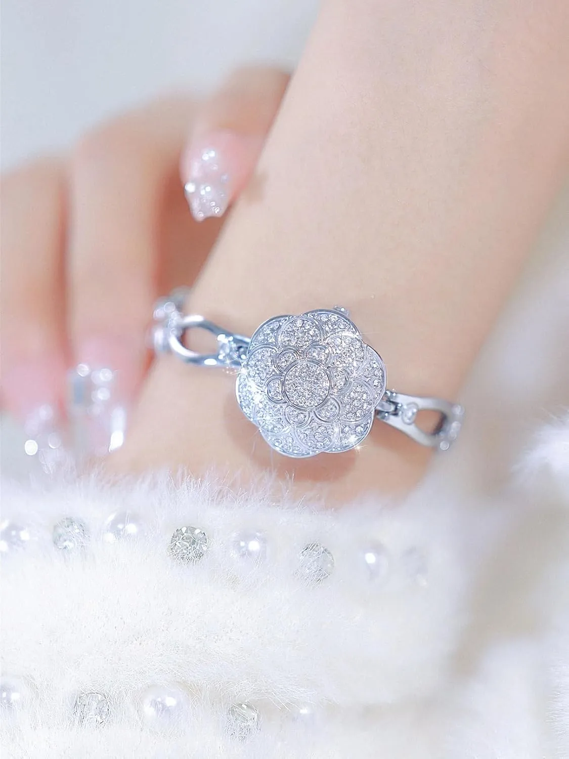 Quartz Wristwatch Elegant Ladies Waterproof Watches Ladies Gift Luxury Diamond Flip Flower Watch for Women Fashion Bracelet spoonful Dress 
