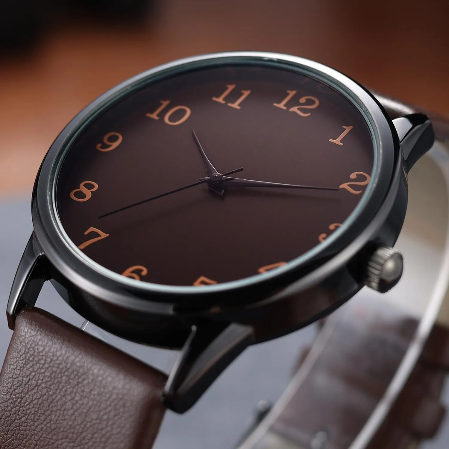 Strap Wrist Watch - Classic wingspan gloss hammer stake Arabic Numbers, White, Dress, Fashion Simple Style NUOVO Men Quartz Watch with Leather 