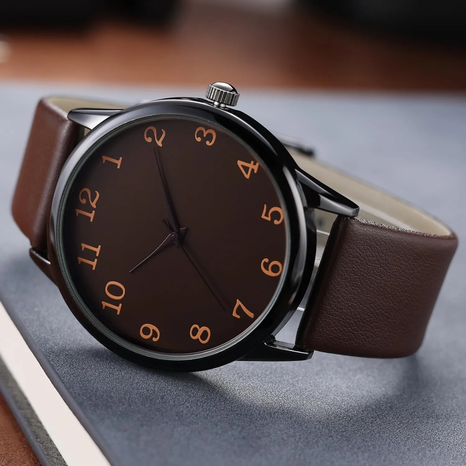 Strap Wrist Watch - Classic wingspan gloss hammer stake Arabic Numbers, White, Dress, Fashion Simple Style NUOVO Men Quartz Watch with Leather 